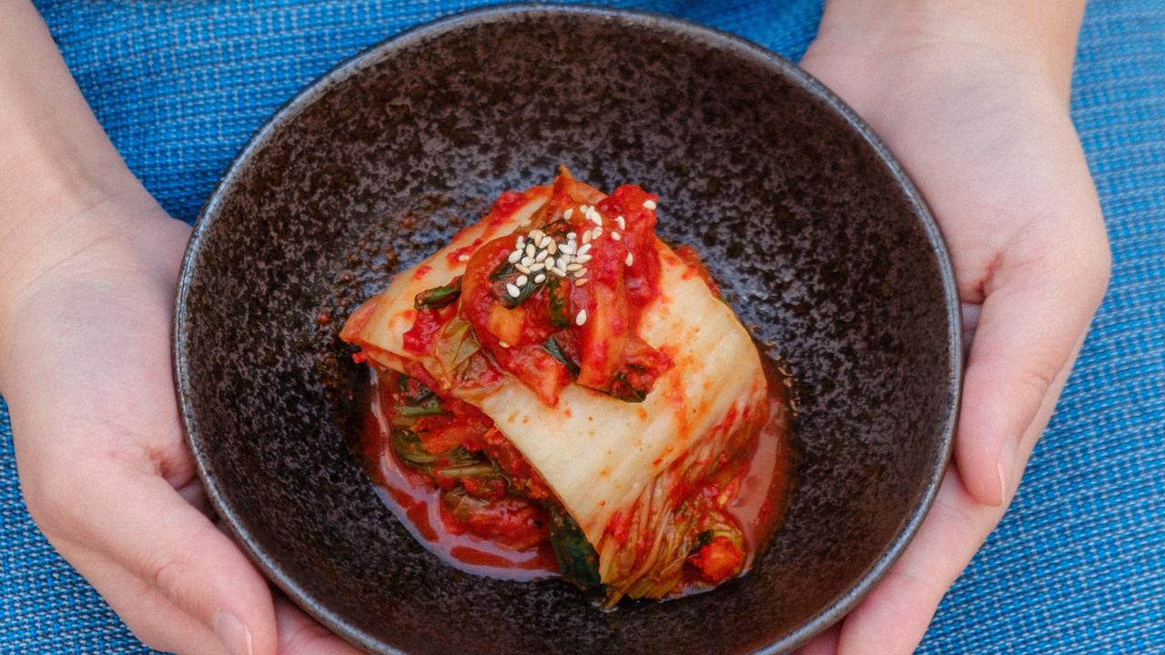 Makanan Fermentasi AI: Keju Vegan Rp500 Ribu, Kecap 7 Hari, dan Kimchi Kustom yang Laku Rp2 Miliar di TikTok